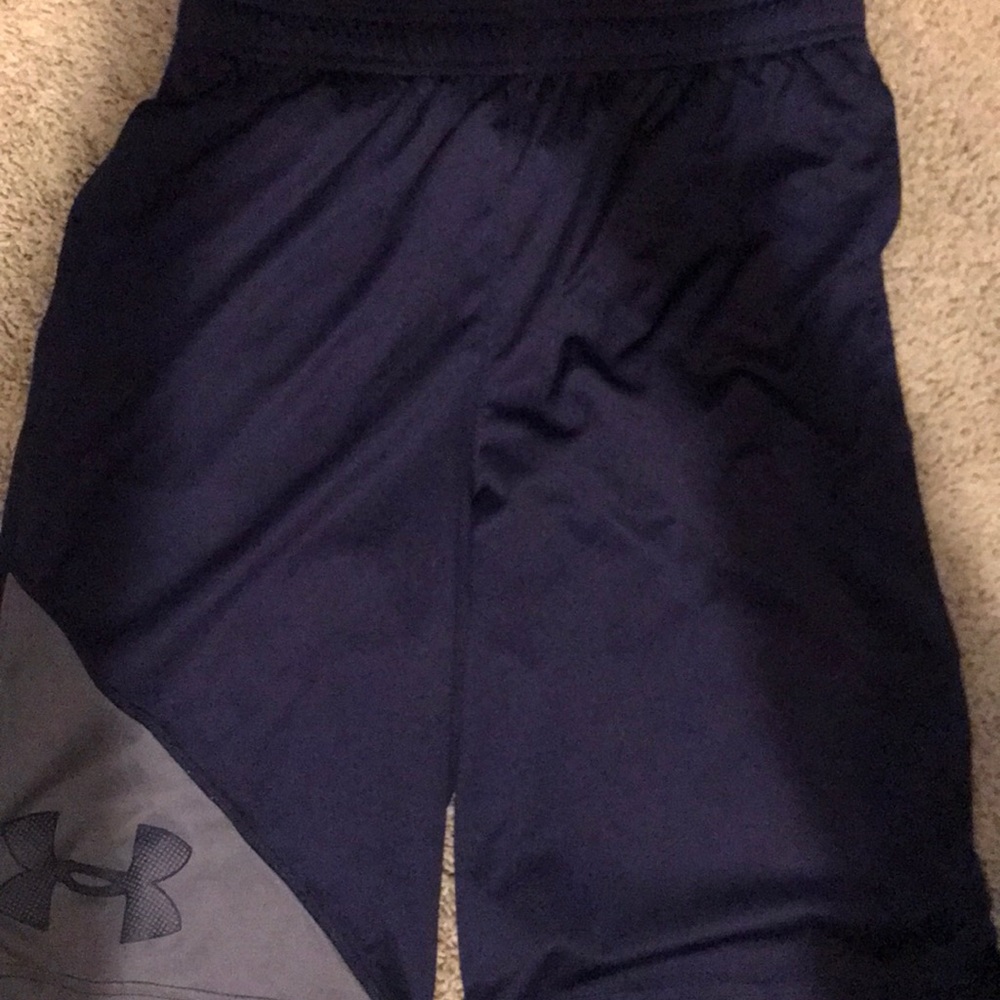 Boys youth large under Armour athletic shorts
